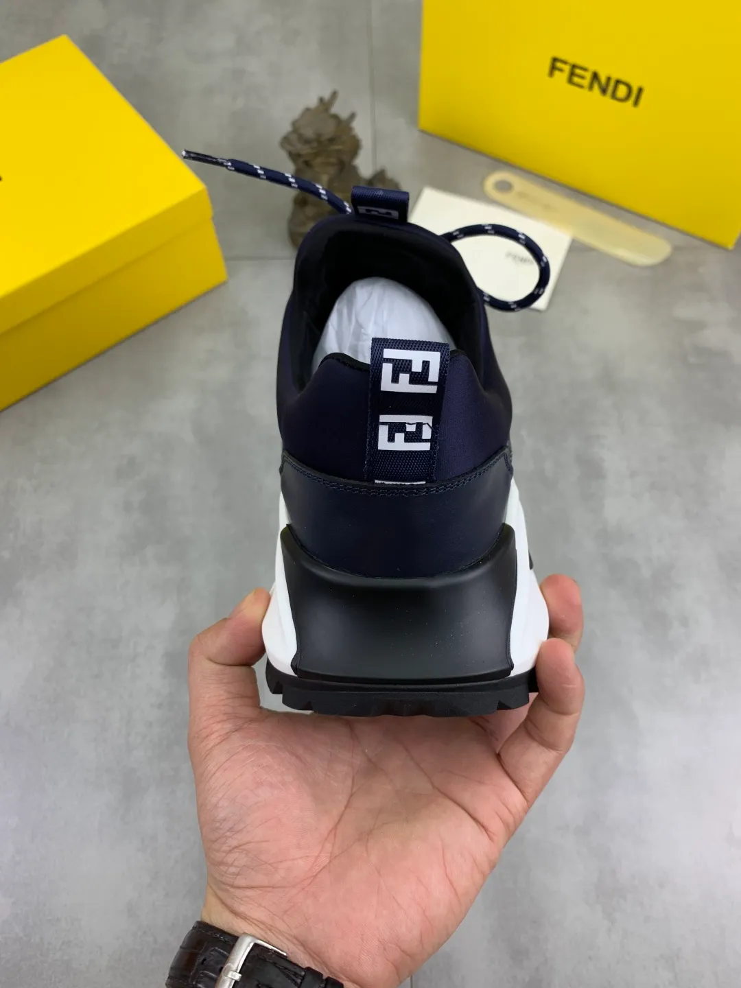 ​Men's shoes 💰P440 💰【New】Little monster 🆘 New FENDI 🕶️🕶️Simple routing effect, showing an elegant and cool driving shoe 🎬Using imported calfskin + first-layer pigskin lining🐂Excellent material🎬Detailed workmanship 🤗Comfortable foot feel➰➰. ​Pair it with any outfit to show your taste and temperament, low-key luxury ♻️Design ​simple and elegant ​noble and fashionable 🍃​Very loved and favored by trendy men 💓❤️Size: 38-44 (45 customized) 3️⃣ colors available